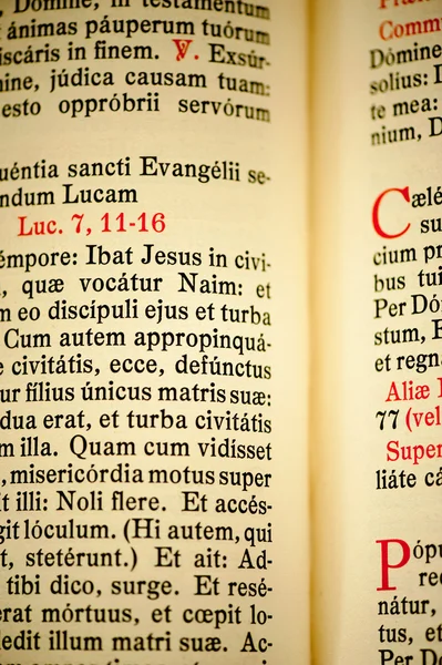 Page from old latin New testament — Stock Photo, Image