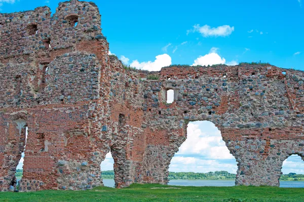 Ruiner av ett gammalt slott — Stockfoto
