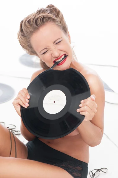 Sexy nahá dívka pokryté vinyl disk — Stock fotografie