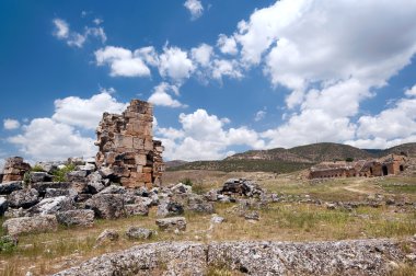 Antik kale Harabeleri