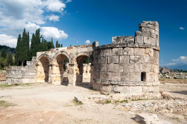 Antik kale Harabeleri