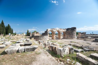 Antik kale Harabeleri