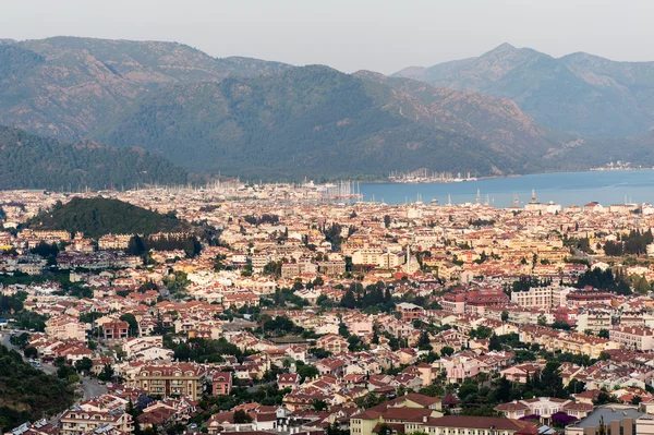 Küstenpanorama in marmarmaris icmeler — Stockfoto