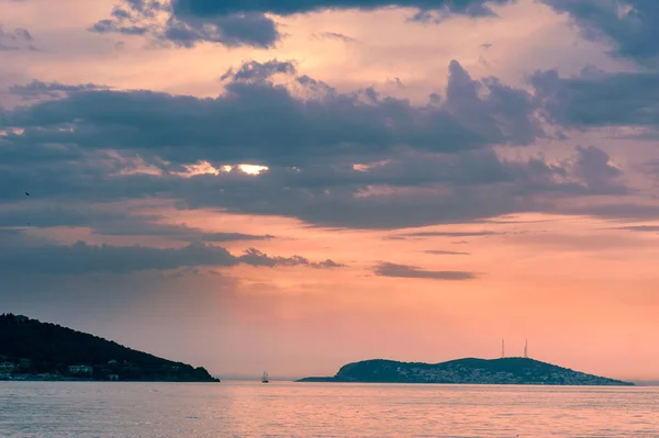 Zee van Marmara over zonsondergang — Stockfoto