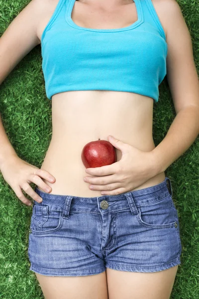 Meisje met fruit — Stockfoto