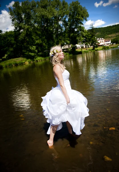 Beautiful bride — Stock Photo, Image