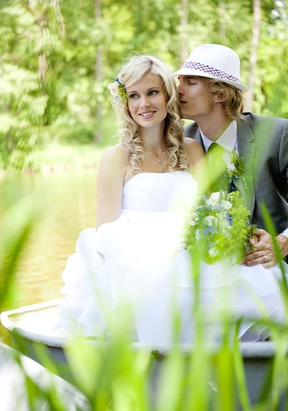 Schönes Hochzeitspaar — Stockfoto