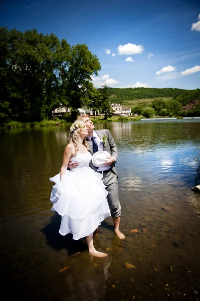 Beau couple de mariage — Photo