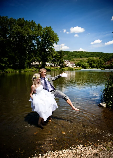 Schönes Hochzeitspaar — Stockfoto