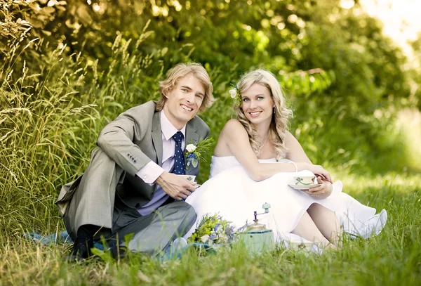 Schönes Hochzeitspaar — Stockfoto