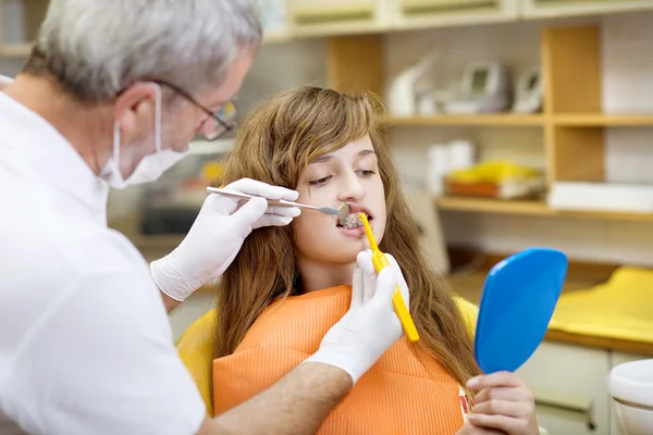 A fogorvosi látogatás — Stock Fotó