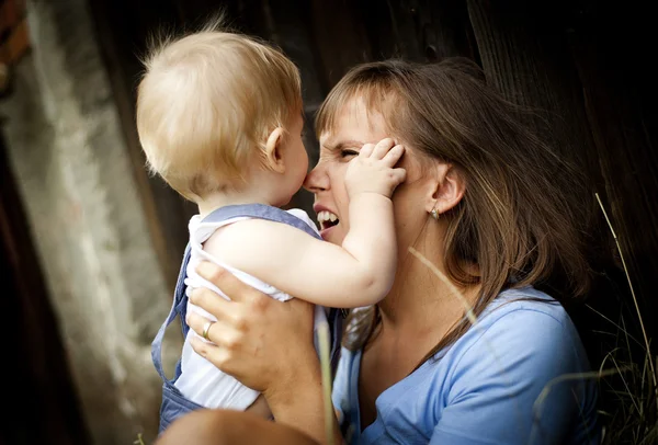 Family on the farm — Stock Photo, Image