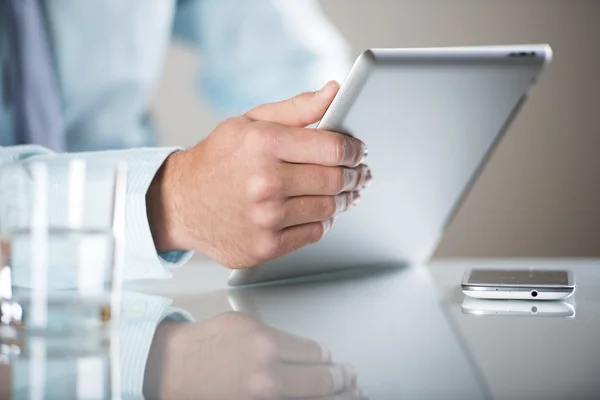 Business man with pc — Stock Photo, Image