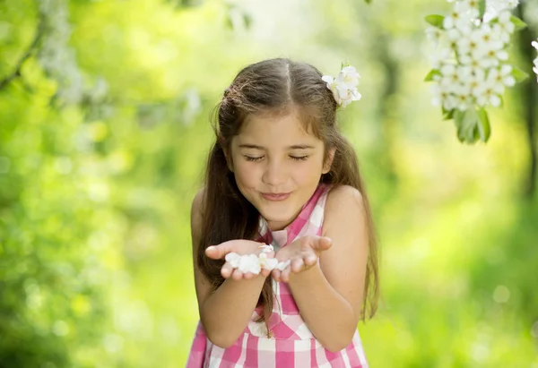 Schattig meisje — Stockfoto