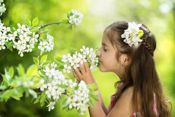 Schattig meisje — Stockfoto