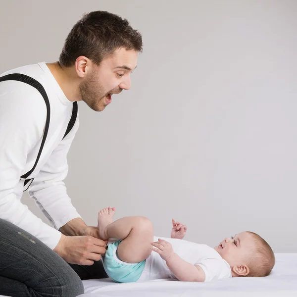 Vader en baby — Stockfoto