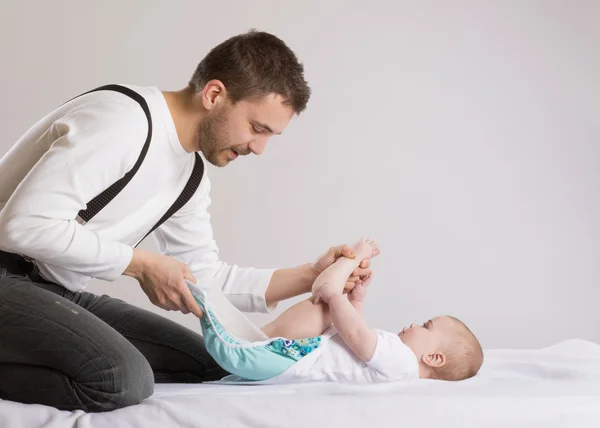 Pai e bebê — Fotografia de Stock