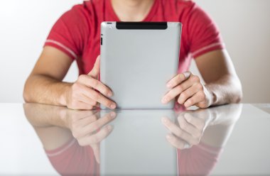 Tabletli adam