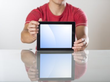 Tabletli adam