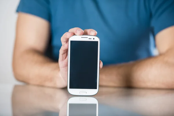 Hombre con smartphone — Foto de Stock