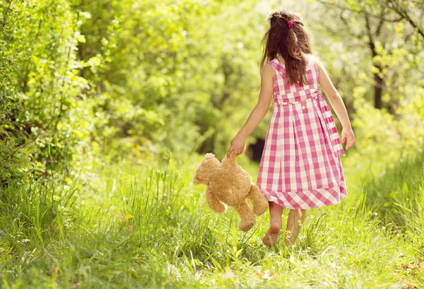 Ragazza con peluche — Foto Stock