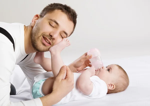 Pappa och baby — Stockfoto