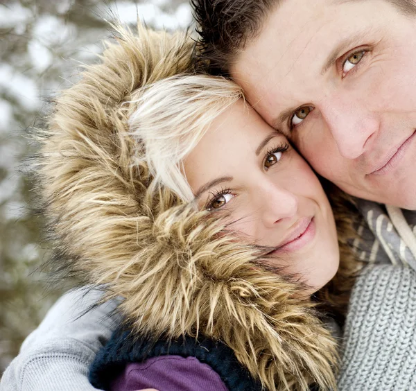 Couple in winter — Stock Photo, Image