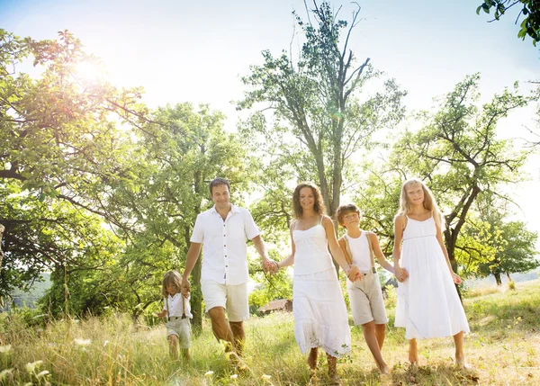 Glückliche Familie — Stockfoto