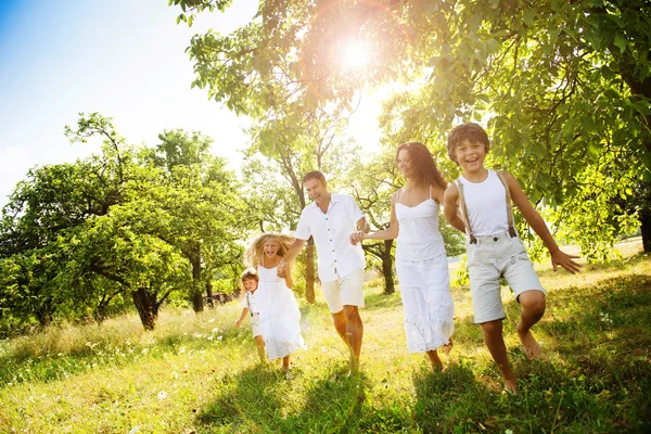 Mutlu aile — Stok fotoğraf