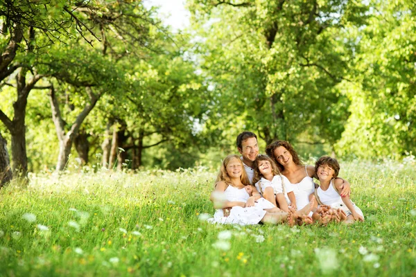 Mutlu aile — Stok fotoğraf