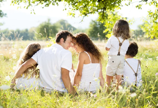 Mutlu aile — Stok fotoğraf