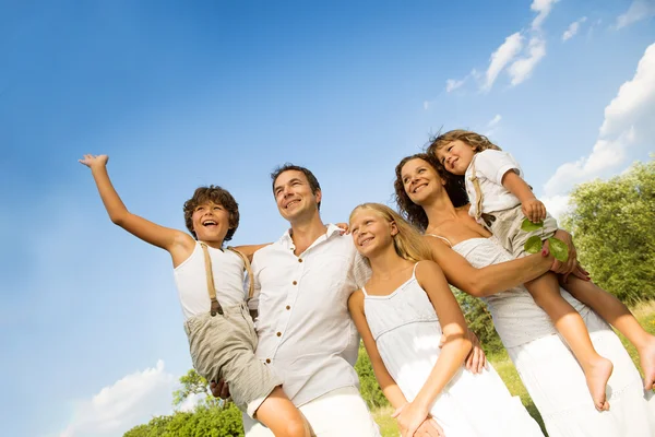 Familia feliz — Foto de Stock