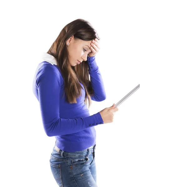 Frau mit PC-Tablet — Stockfoto