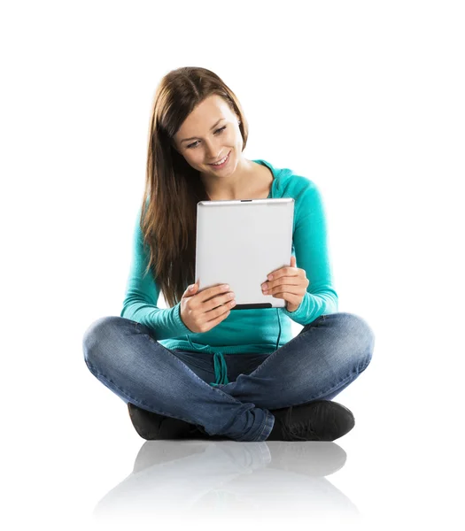 Vrouw met tablet pc — Stockfoto