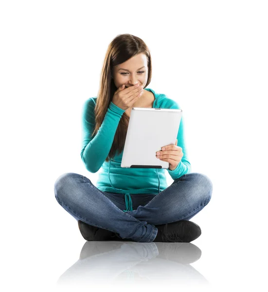 Vrouw met tablet pc — Stockfoto