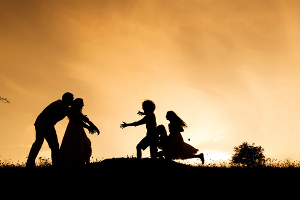 Family in nature — Stock Photo, Image