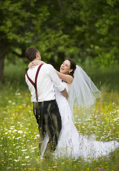 美しい結婚式のカップル — ストック写真