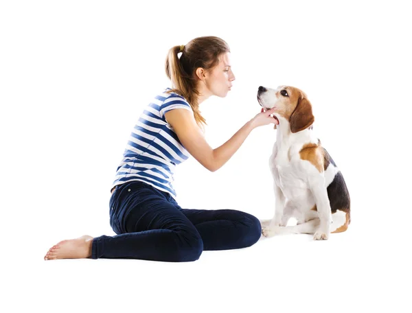 Hond en vrouw in studio — Stockfoto