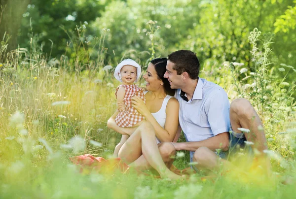 Lycklig familj — Stockfoto