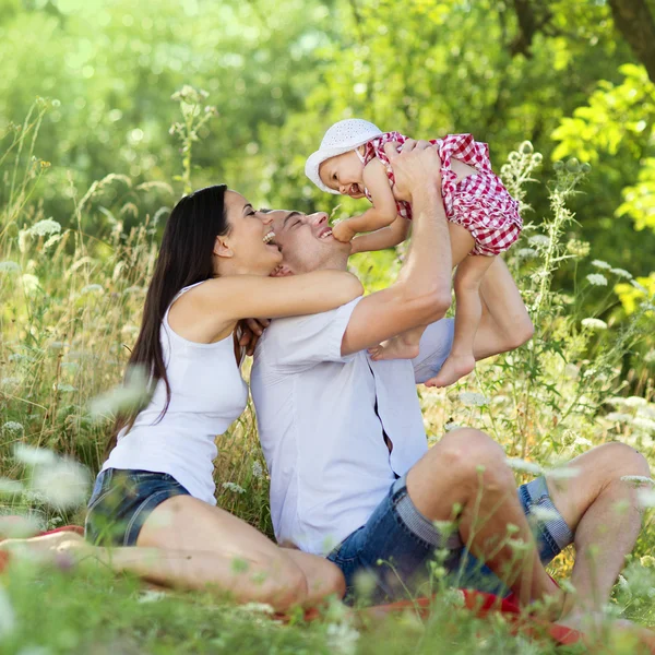 Lycklig familj — Stockfoto