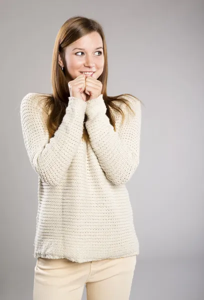 Schöne Frau im Pullover — Stockfoto