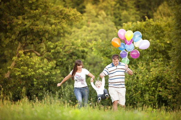 Glückliche Familie — Stockfoto