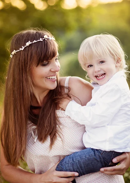 Lycklig familj — Stockfoto