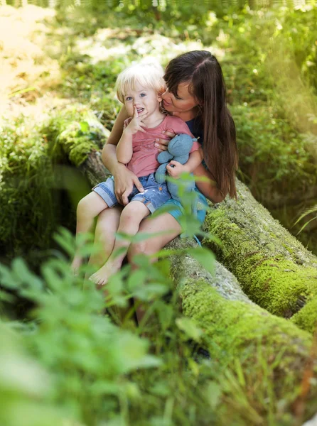 Mutlu aile — Stok fotoğraf