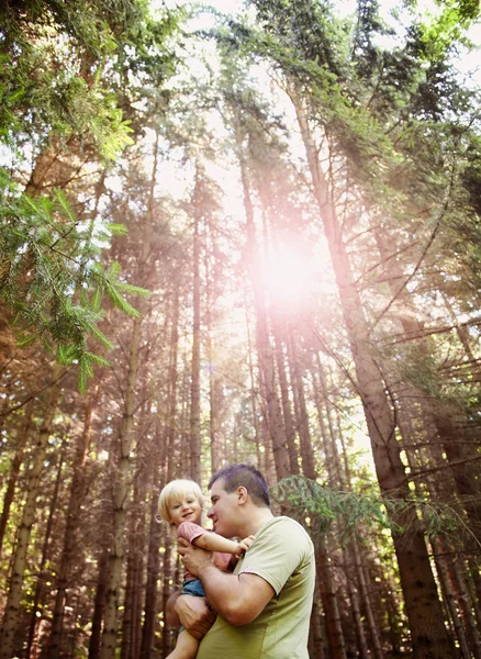 Glückliche Familie — Stockfoto