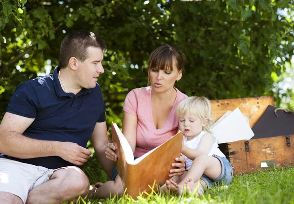 Lycklig familj — Stockfoto