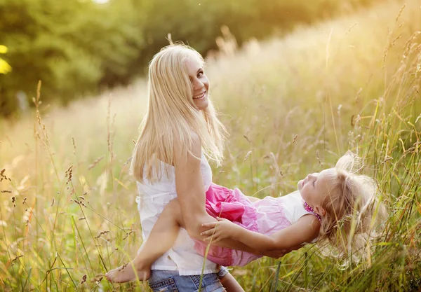 Mutlu aile — Stok fotoğraf