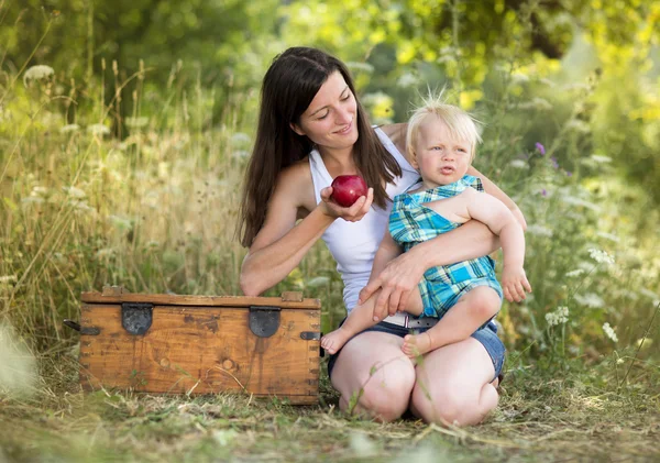 Mother with her kid — Stock Photo, Image
