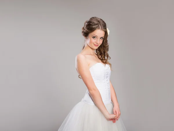 Beautiful Bride Posing — Stock Photo, Image