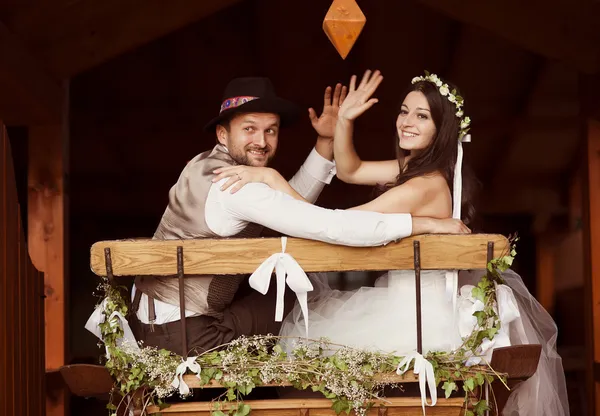 Noiva e noivo casamento estilo país — Fotografia de Stock